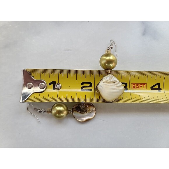 Green And Tan Beaded Shell Dangling Earrings Vintage Costume Jewelry - Picture 9 of 10